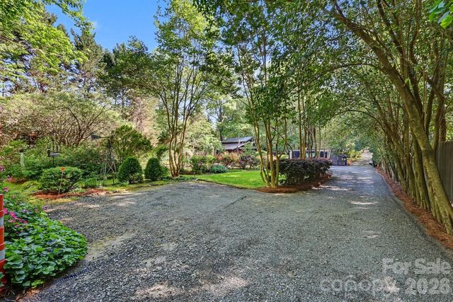 10112 Idlewild Road, Matthews, NC 28105