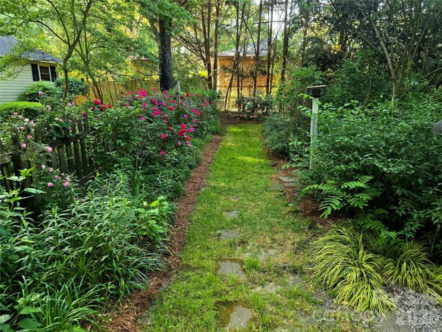 10112 Idlewild Road, Matthews, NC 28105