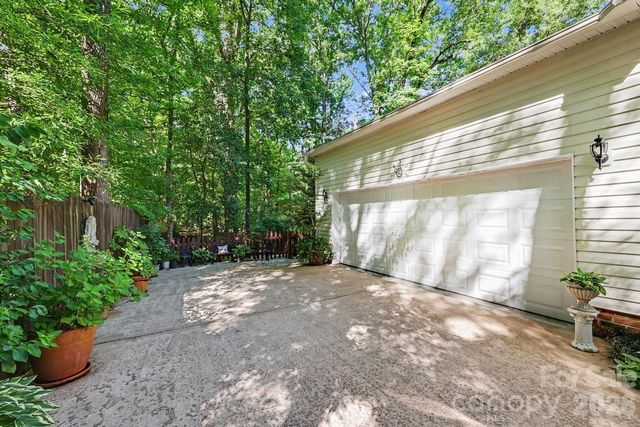 10112 Idlewild Road, Matthews, NC 28105