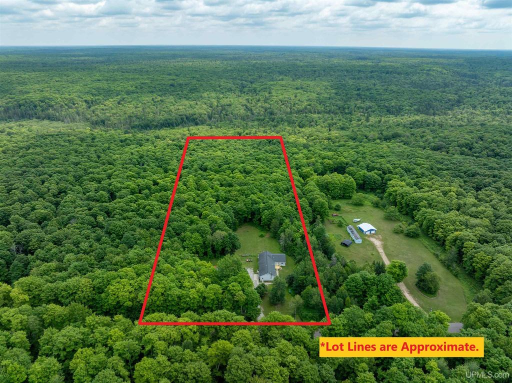 N7534 Monette Road, Munising, MI 49862