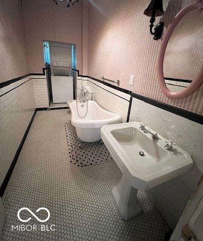 311 W 8th Street, Anderson, IN 46016