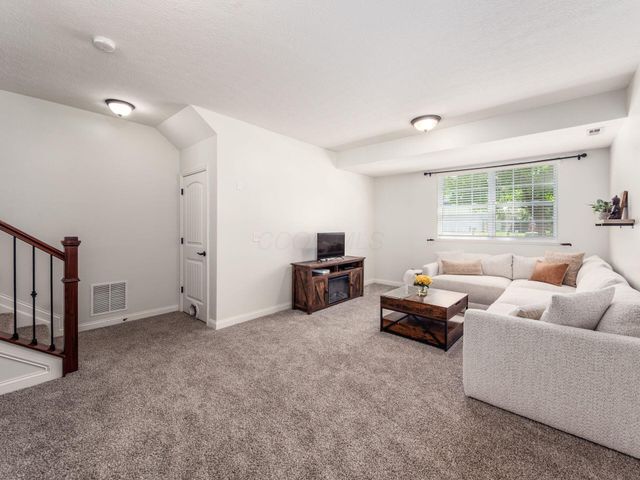 1152 Tessier Drive, Columbus, OH 43235