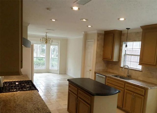 210 N Dreamweaver Circle, The Woodlands, TX 77380