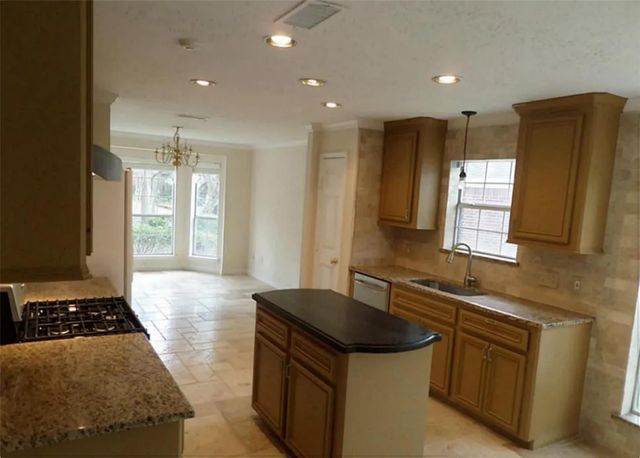 210 N Dreamweaver Circle, The Woodlands, TX 77380
