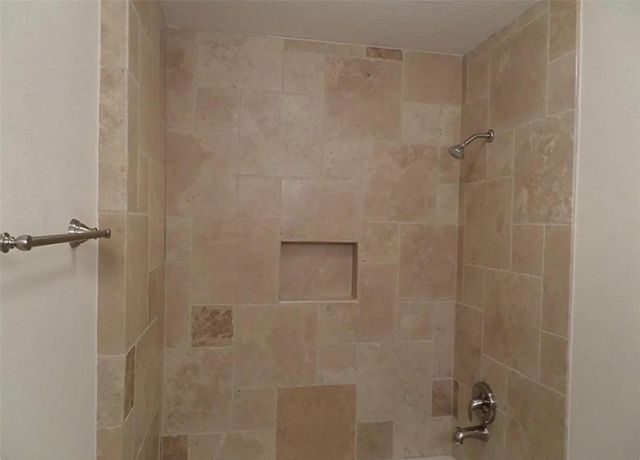 210 N Dreamweaver Circle, The Woodlands, TX 77380