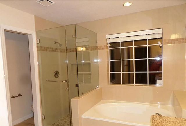 210 N Dreamweaver Circle, The Woodlands, TX 77380