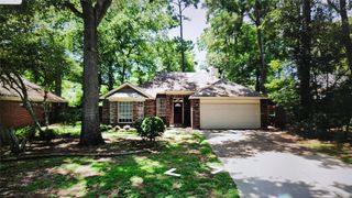 210 N Dreamweaver Circle, The Woodlands, TX 77380