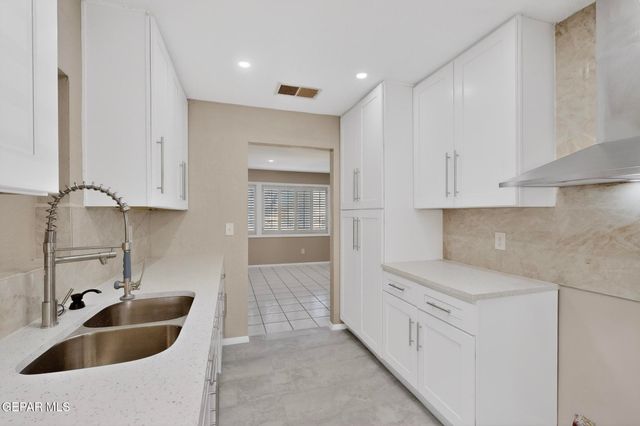 1515 DENNIS Circle, El Paso, TX 79925