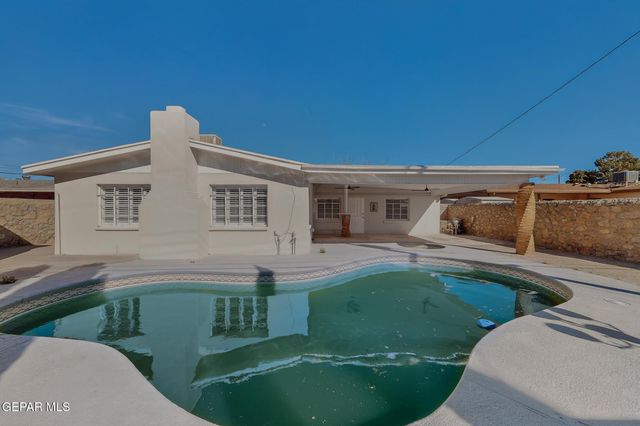 1515 DENNIS Circle, El Paso, TX 79925