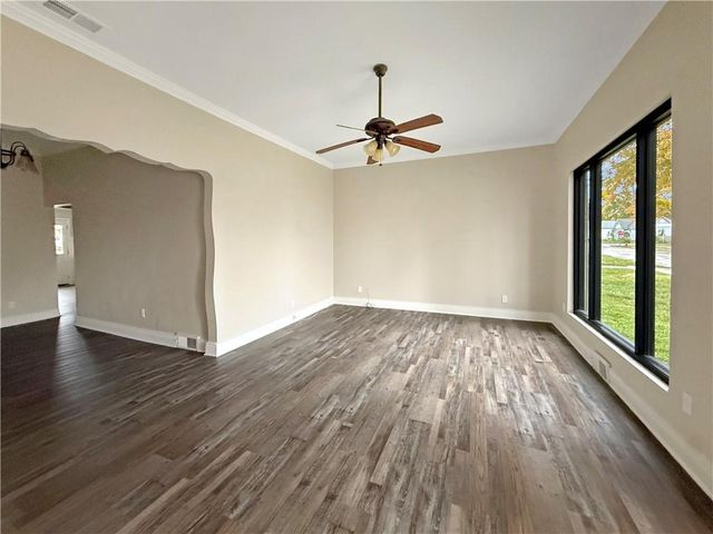 108 E 14th Street, Higginsville, MO 64037