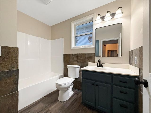 108 E 14th Street, Higginsville, MO 64037