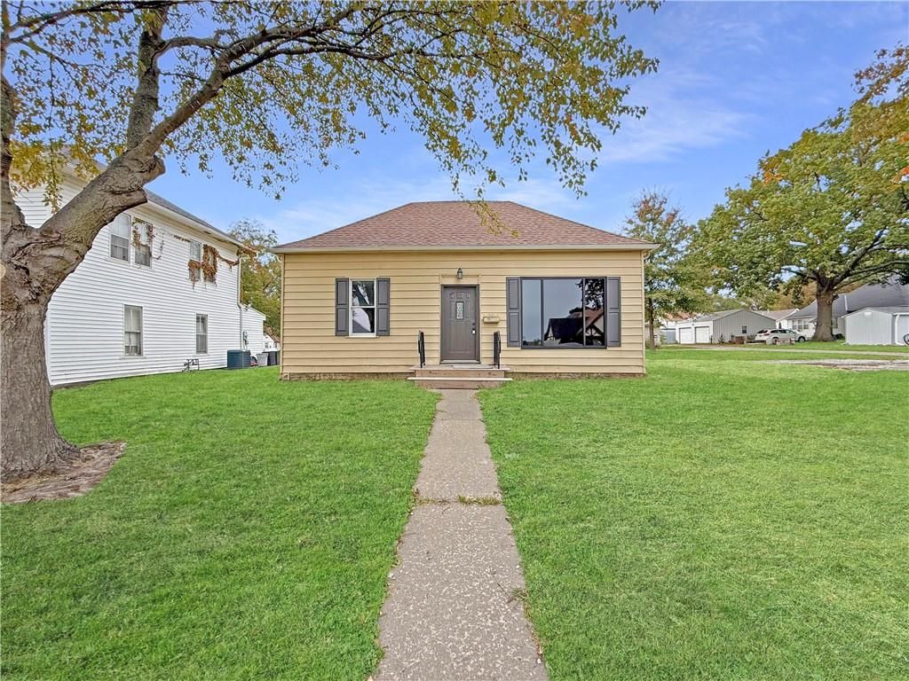 108 E 14th Street, Higginsville, MO 64037