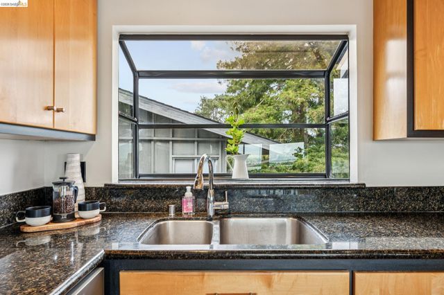 862 Hillside Ave, Albany, CA 94706