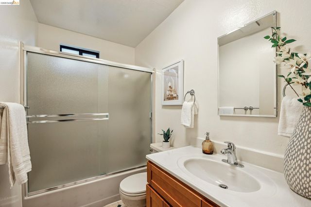 862 Hillside Ave, Albany, CA 94706