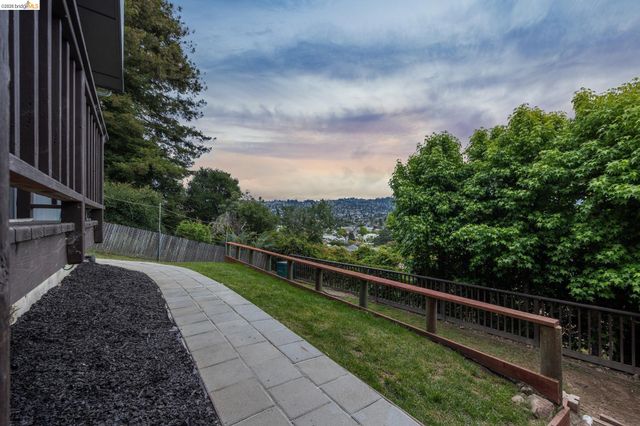 862 Hillside Ave, Albany, CA 94706