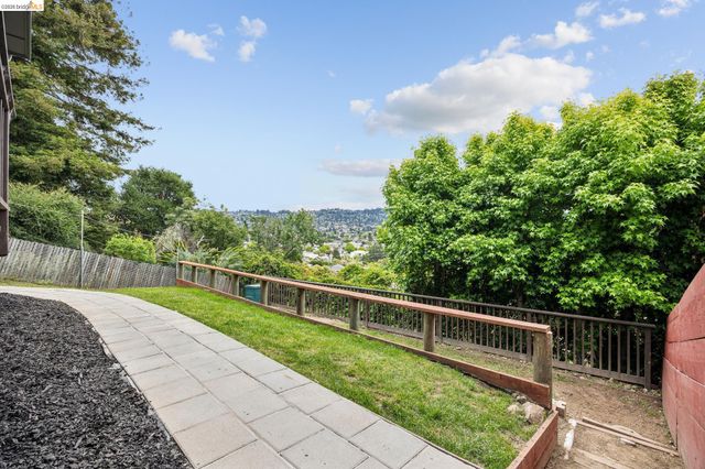 862 Hillside Ave, Albany, CA 94706