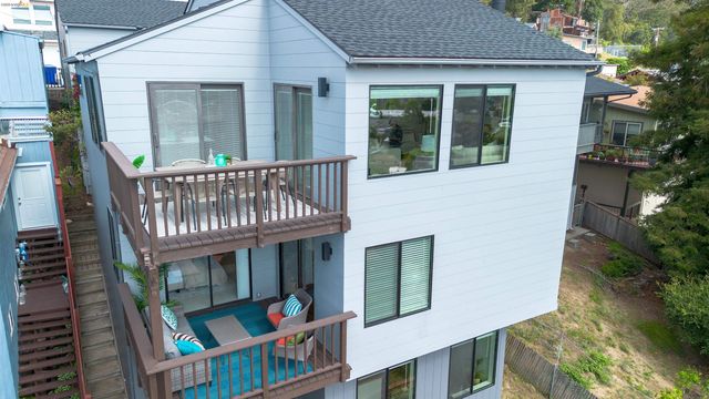 862 Hillside Ave, Albany, CA 94706