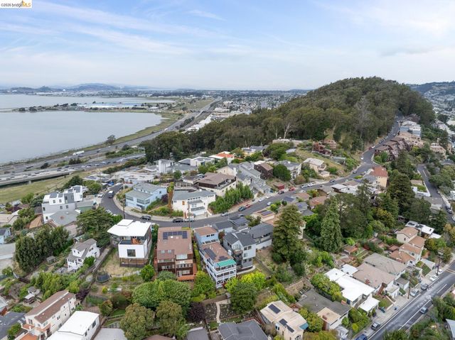 862 Hillside Ave, Albany, CA 94706