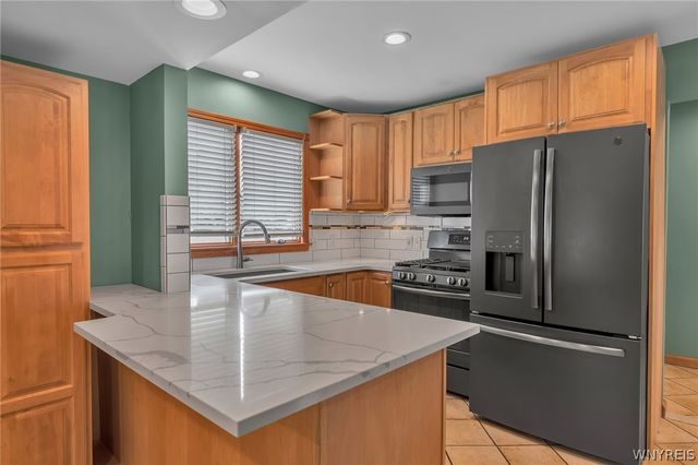 5113 William Street, Lancaster, NY 14086