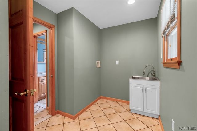 5113 William Street, Lancaster, NY 14086