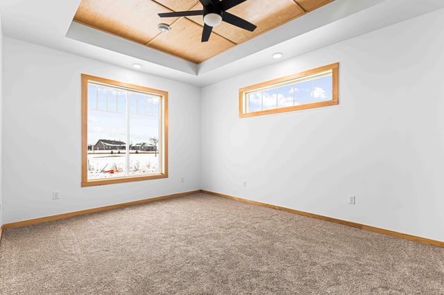 215 Emma Court, Mapleton, ND 58059