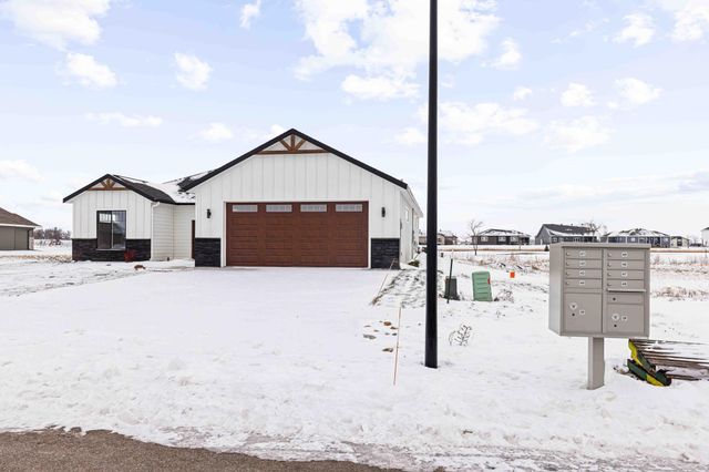 215 Emma Court, Mapleton, ND 58059