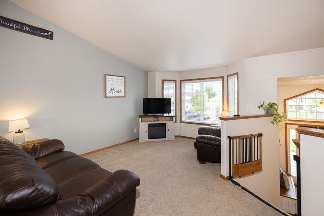 1017 Westport Parkway, West Fargo, ND 58078