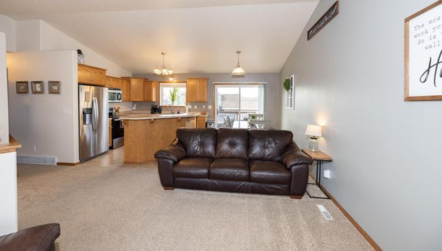 1017 Westport Parkway, West Fargo, ND 58078