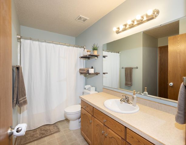 1017 Westport Parkway, West Fargo, ND 58078