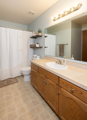 1017 Westport Parkway, West Fargo, ND 58078