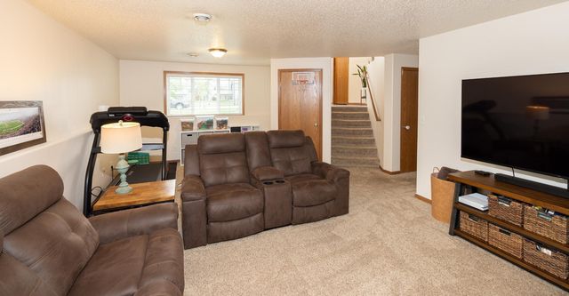 1017 Westport Parkway, West Fargo, ND 58078