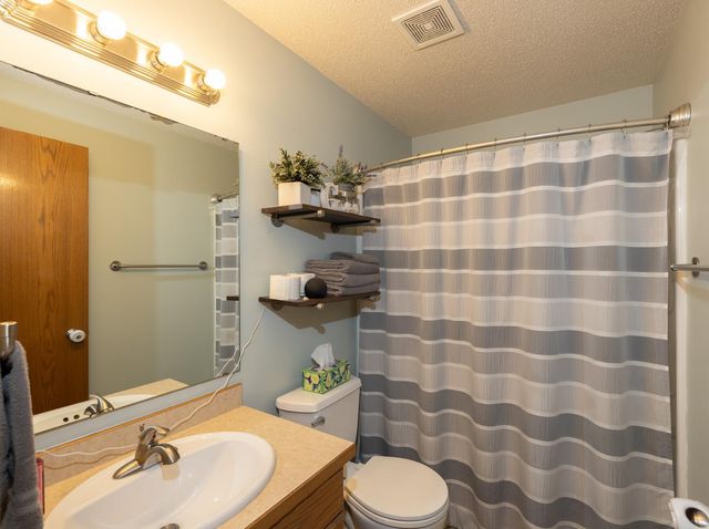 1017 Westport Parkway, West Fargo, ND 58078