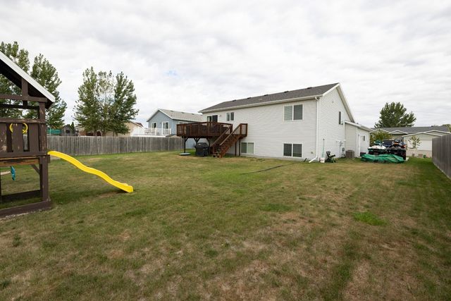 1017 Westport Parkway, West Fargo, ND 58078