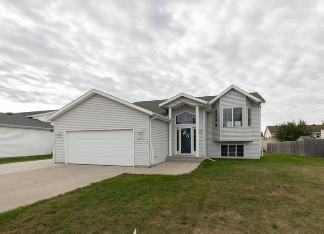 1017 Westport Parkway, West Fargo, ND 58078