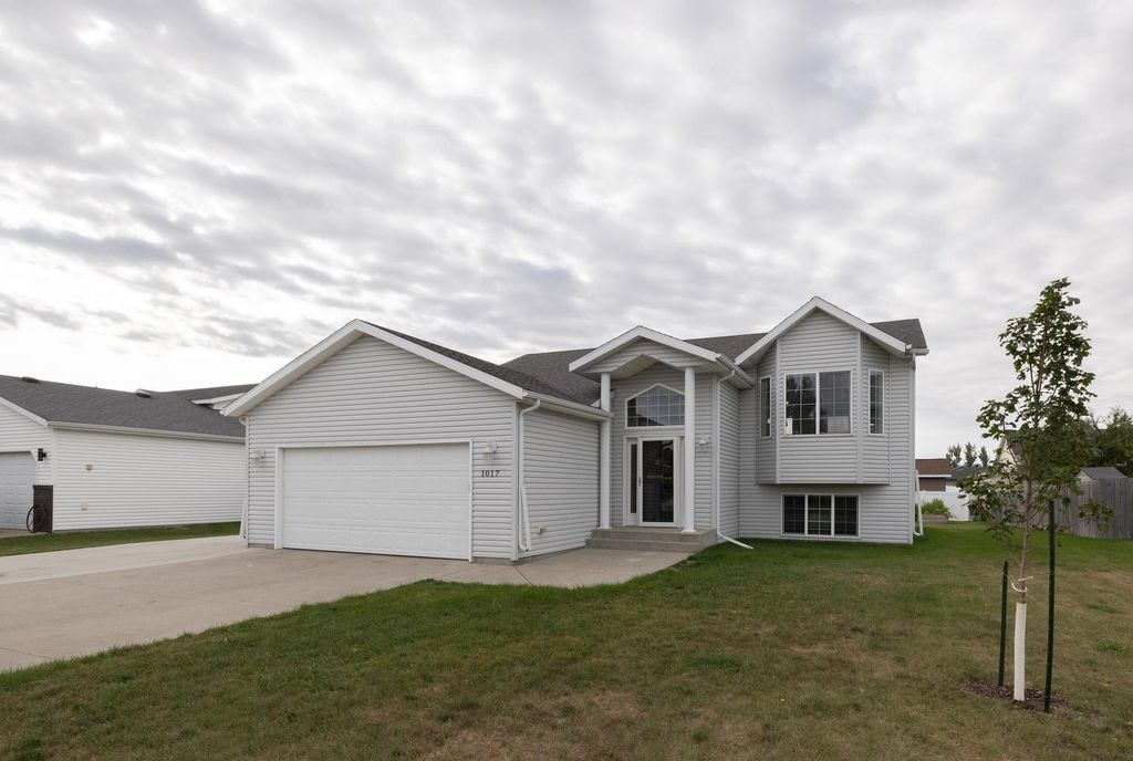 1017 Westport Parkway, West Fargo, ND 58078