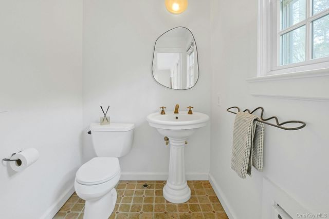 21 Tisdale Road, Scarsdale, NY 10583