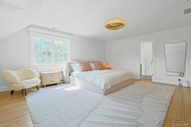 21 Tisdale Road, Scarsdale, NY 10583