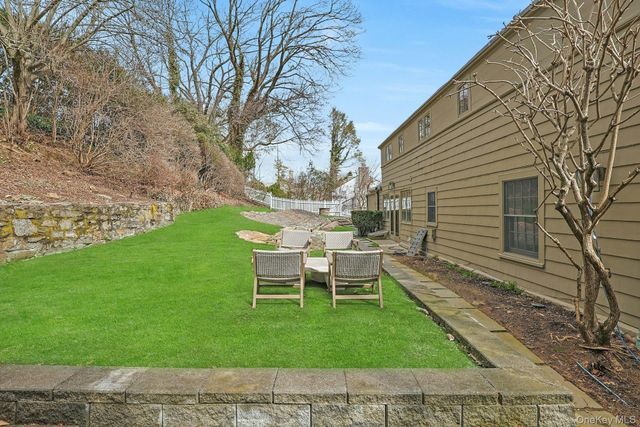 21 Tisdale Road, Scarsdale, NY 10583