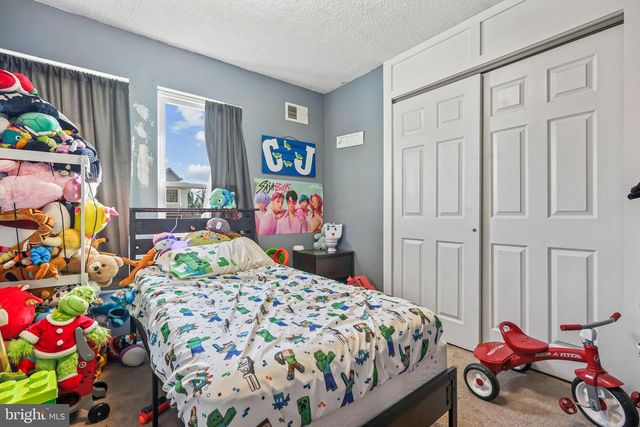 24 ANCHOR RD, Barnegat, NJ 08005