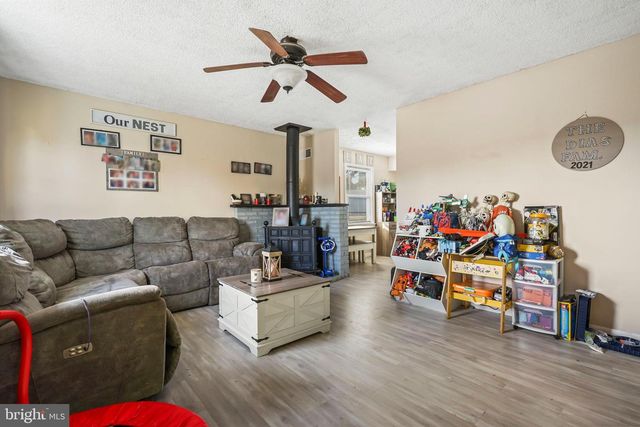 24 ANCHOR RD, Barnegat, NJ 08005