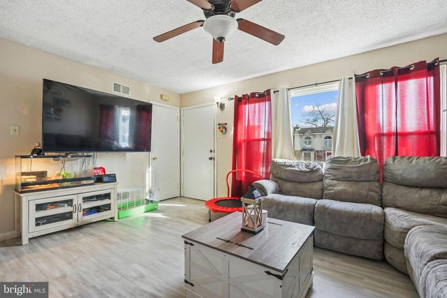 24 ANCHOR RD, Barnegat, NJ 08005