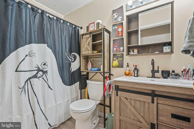 24 ANCHOR RD, Barnegat, NJ 08005