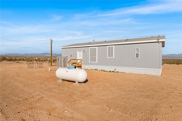 3065 S Kaibab Road, Golden Valley, AZ 86413