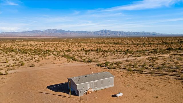 3065 S Kaibab Road, Golden Valley, AZ 86413