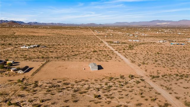 3065 S Kaibab Road, Golden Valley, AZ 86413