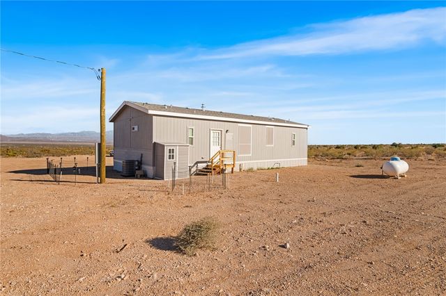 3065 S Kaibab Road, Golden Valley, AZ 86413