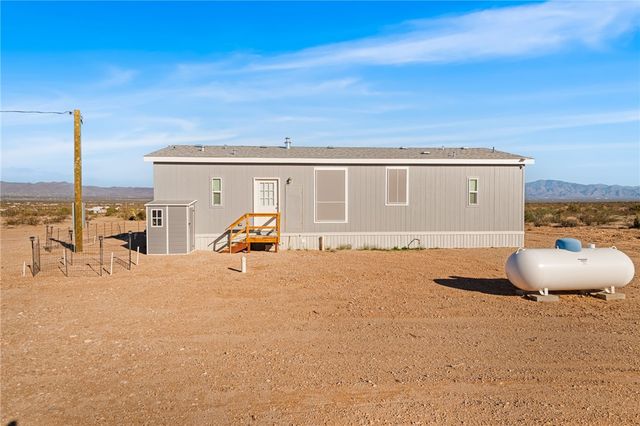 3065 S Kaibab Road, Golden Valley, AZ 86413