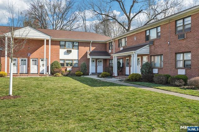 21 Colonial Drive 211, Little Falls, NJ 07424