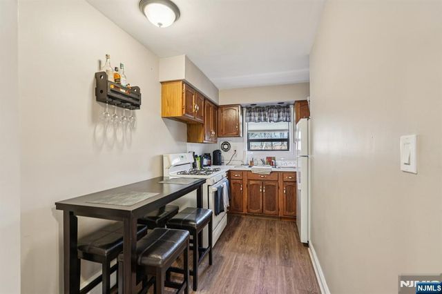 21 Colonial Drive 211, Little Falls, NJ 07424