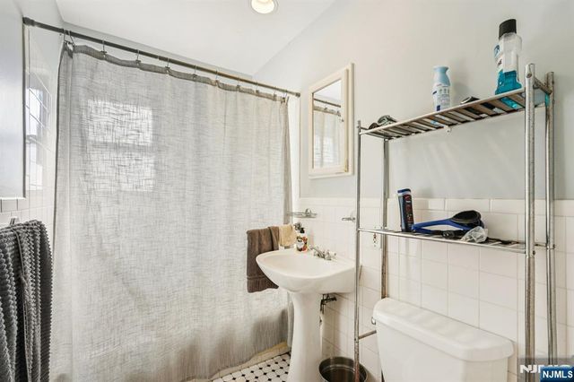 21 Colonial Drive 211, Little Falls, NJ 07424